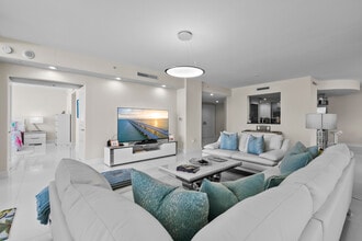 3800 N Ocean Dr in Riviera Beach, FL - Building Photo - Building Photo