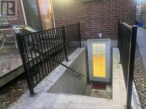 24 Reed Dr in Ajax, ON - Building Photo - Building Photo