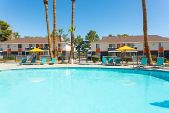 Park 80 in Las Vegas, NV - Foto de edificio - Building Photo