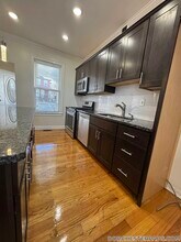 9 Nottingham St, Unit 1 in Boston, MA - Building Photo - Building Photo