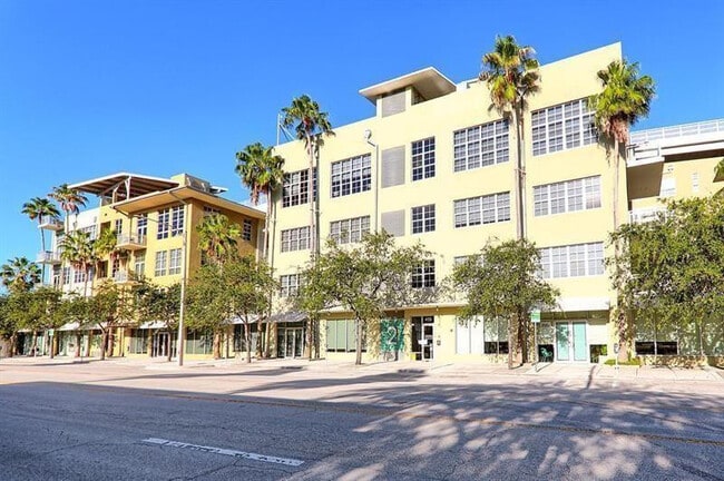 property at 435 N Andrews Ave