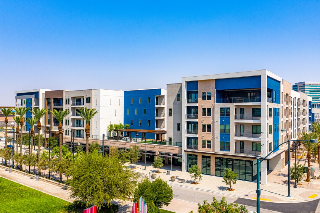 Auric Symphony Park in Las Vegas, NV - Building Photo