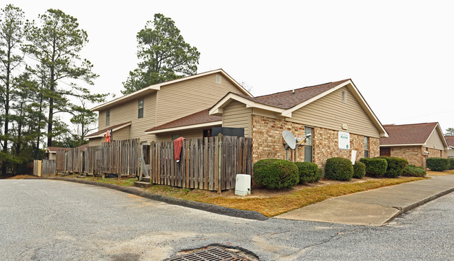 Quail Hollow in Hephzibah, GA - Foto de edificio - Building Photo