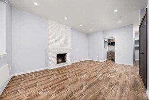 453 W 48th St, Unit 1A in New York, NY - Building Photo