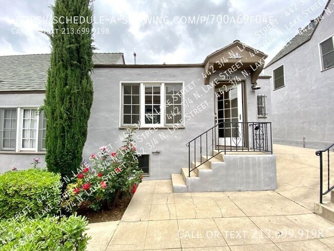 442 3/4-444 N Lake St in Los Angeles, CA - Building Photo - Building Photo