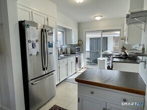 225 Clark Ave in Branford, CT - Building Photo - Building Photo