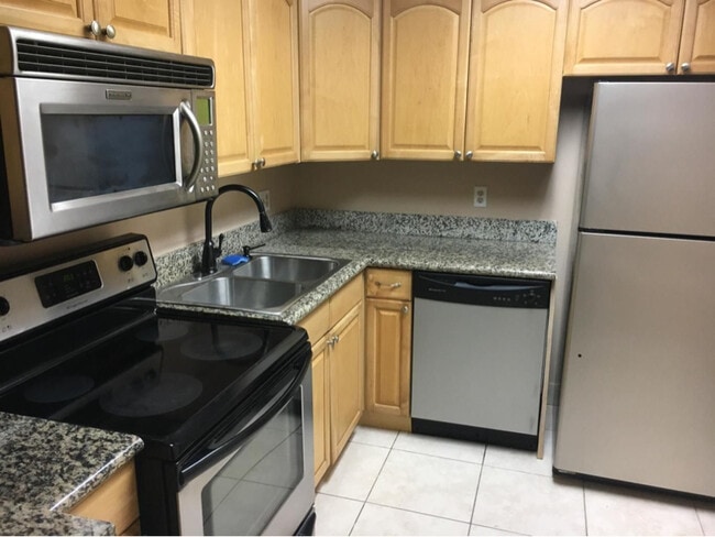 450 NW 20th St in Boca Raton, FL - Building Photo - Building Photo