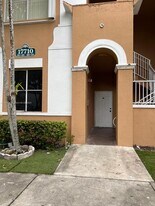 17710 NW 73rd Ave in Hialeah, FL - Building Photo