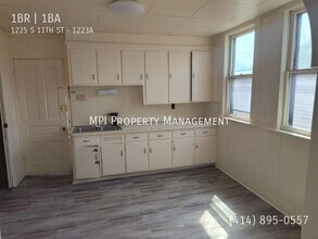 1225 S 11th St-Unit -1223A in Milwaukee, WI - Building Photo - Building Photo