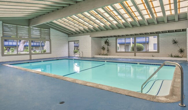 THE LANDING AT CHANNEL ISLANDS in Oxnard, CA - Building Photo - Building Photo