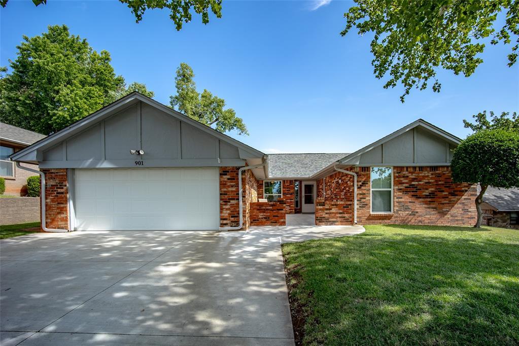 901 Wendy Ln in Edmond, OK - Building Photo