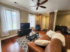 8 Andrew Pl, Unit 8 in Baltimore, MD - Building Photo - Building Photo