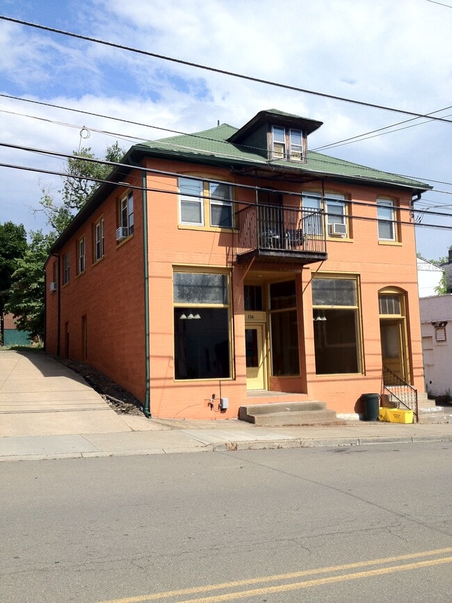 116 Oak Hill Ave, Unit 2R