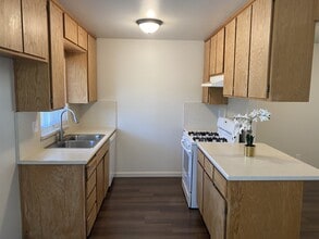 1713 E Rumble Rd in Modesto, CA - Building Photo - Building Photo