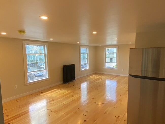 41 School St, Unit 1, Unit 1