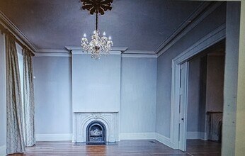25 W Perry St, Unit 1 in Savannah, GA - Building Photo - Building Photo