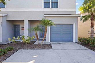 4656 Vignette Wy, Unit 12-12-303 in Sarasota, FL - Building Photo - Building Photo