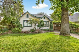 1306 Reddy Ave in Medford, OR - Building Photo - Building Photo