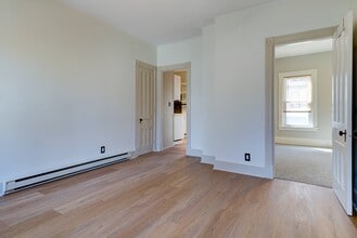 10 Hamilton St, Unit 2R in Johnstown, NY - Building Photo - Building Photo