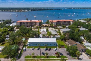 644 SW Cleveland Ave in Stuart, FL - Building Photo