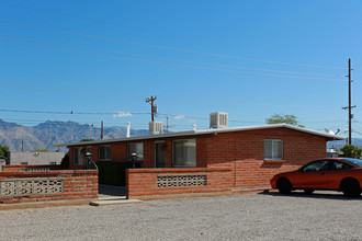 4114-4122 E Bellevue St in Tucson, AZ - Building Photo - Building Photo