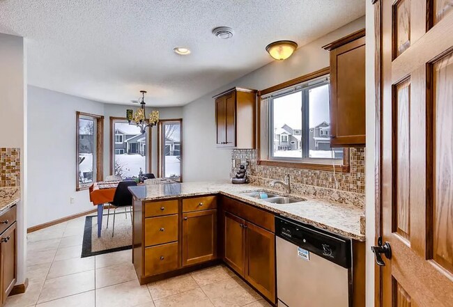 19 Meadowlark Dr in Hudson, WI - Foto de edificio - Building Photo