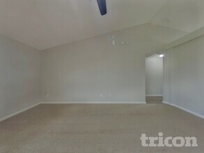 6896 Kettle Creek Dr in Jacksonville, FL - Foto de edificio - Building Photo