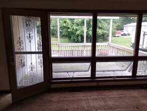 20277 Emery Rd in North Randall, OH - Building Photo - Building Photo