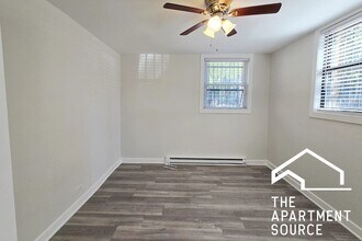 732 W Roscoe St, Unit SGA in Chicago, IL - Foto de edificio - Building Photo