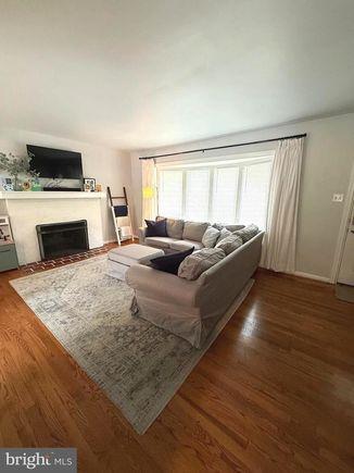 property at 13 Wainwright Dr