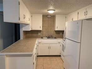 997 N 5th St in Noble, OK - Building Photo - Building Photo