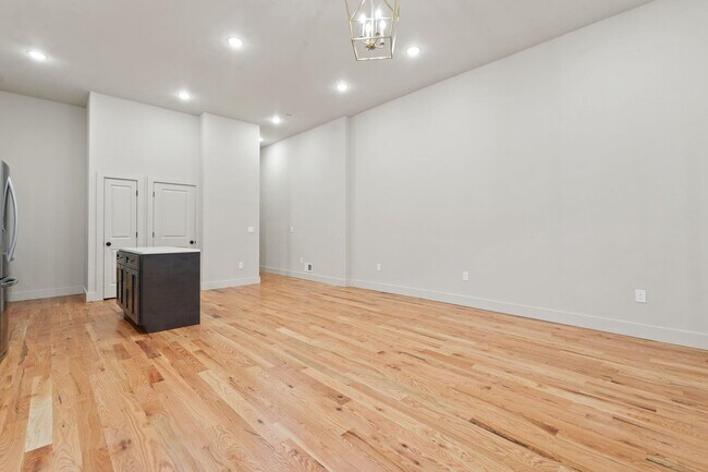 150 West Side Ave in Jersey City, NJ - Building Photo - Building Photo