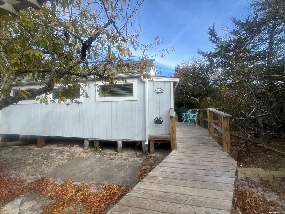 18 Superior St in Fire Island, NY - Building Photo