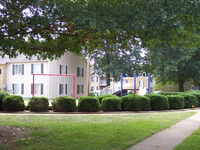 Signal Hill Apartments and Townhomes in Statesville, NC - Building Photo - Building Photo