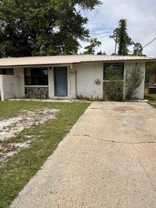 1106 Bradford Cir in Lynn Haven, FL - Building Photo