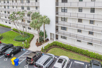 Palm Beach Harbour Club in Palm Beach, FL - Building Photo - Building Photo