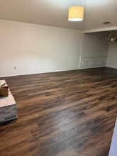 903 Teakwood Ln in Desoto, TX - Building Photo - Building Photo