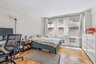 141 E 55th St in New York, NY - Building Photo - Building Photo