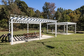 Meadowbrook Apartments in Meadowbrook, VA - Building Photo - Building Photo