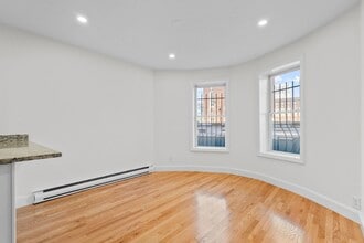 754 Huntington Ave, Unit 3 in Boston, MA - Building Photo - Building Photo