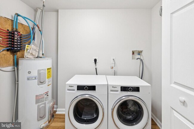 property at 1931 N Uber St