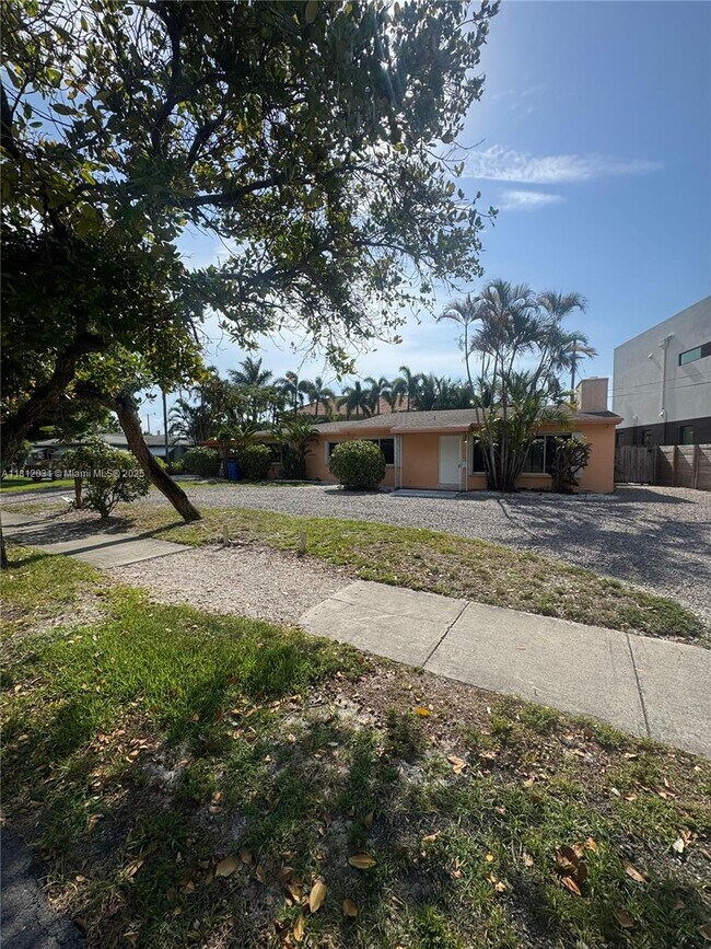 1816 Middle River Dr in Fort Lauderdale, FL - Building Photo - Building Photo