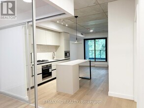 1720 Bayview Ave in Toronto, ON - Building Photo - Building Photo