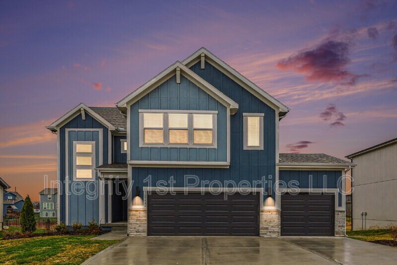 18220 Depot St in Overland Park, KS - Building Photo