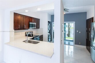 16793 Hemingway Dr in Weston, FL - Building Photo - Building Photo
