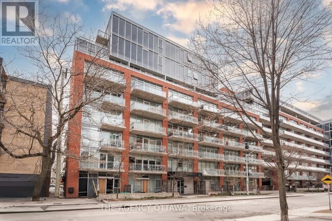 340-340 McLeod St