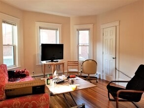12 Chester St, Unit 2B in Boston, MA - Building Photo - Building Photo