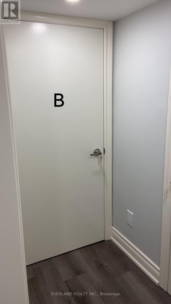 10 Damian Dr in Richmond Hill, ON - Building Photo - Building Photo