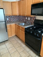 142 W Walnut Park Dr in Philadelphia, PA - Building Photo - Building Photo