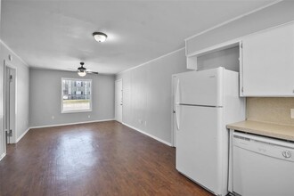 1505 Broadmoor Dr in Bryan, TX - Building Photo - Building Photo